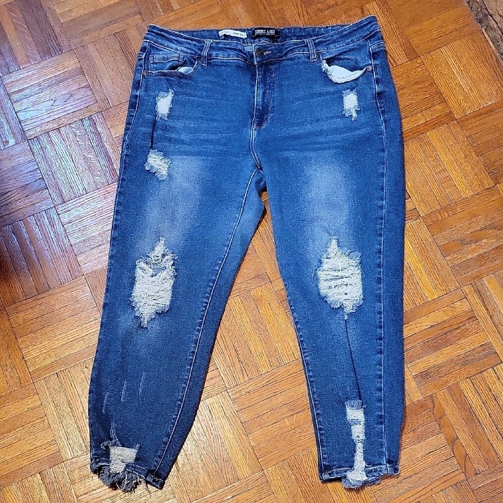 Sweet Look Women's Distressed Skinny Denim Jeans Size 22